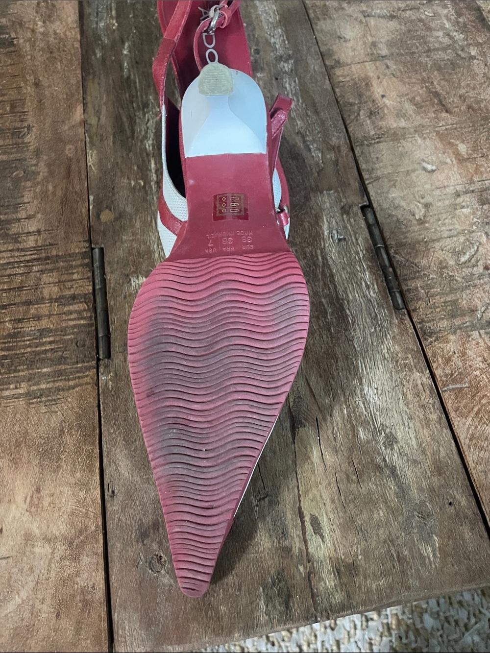 Aldo Red and White Pointed Slingback Pumps with Ring Detail - Picture 4 of 8